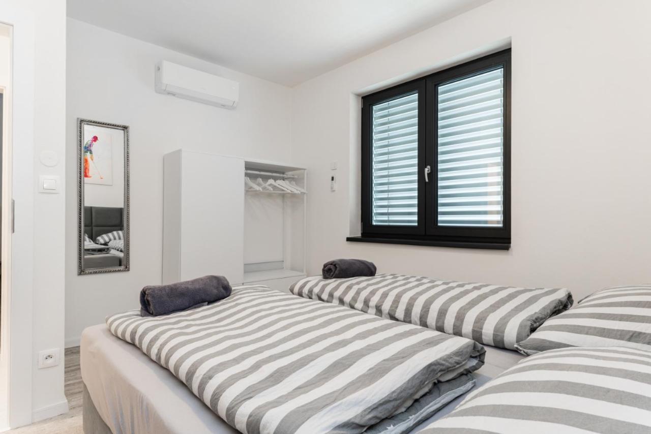 Malina Penati Golf Villa Sajdikove Humence Exterior photo